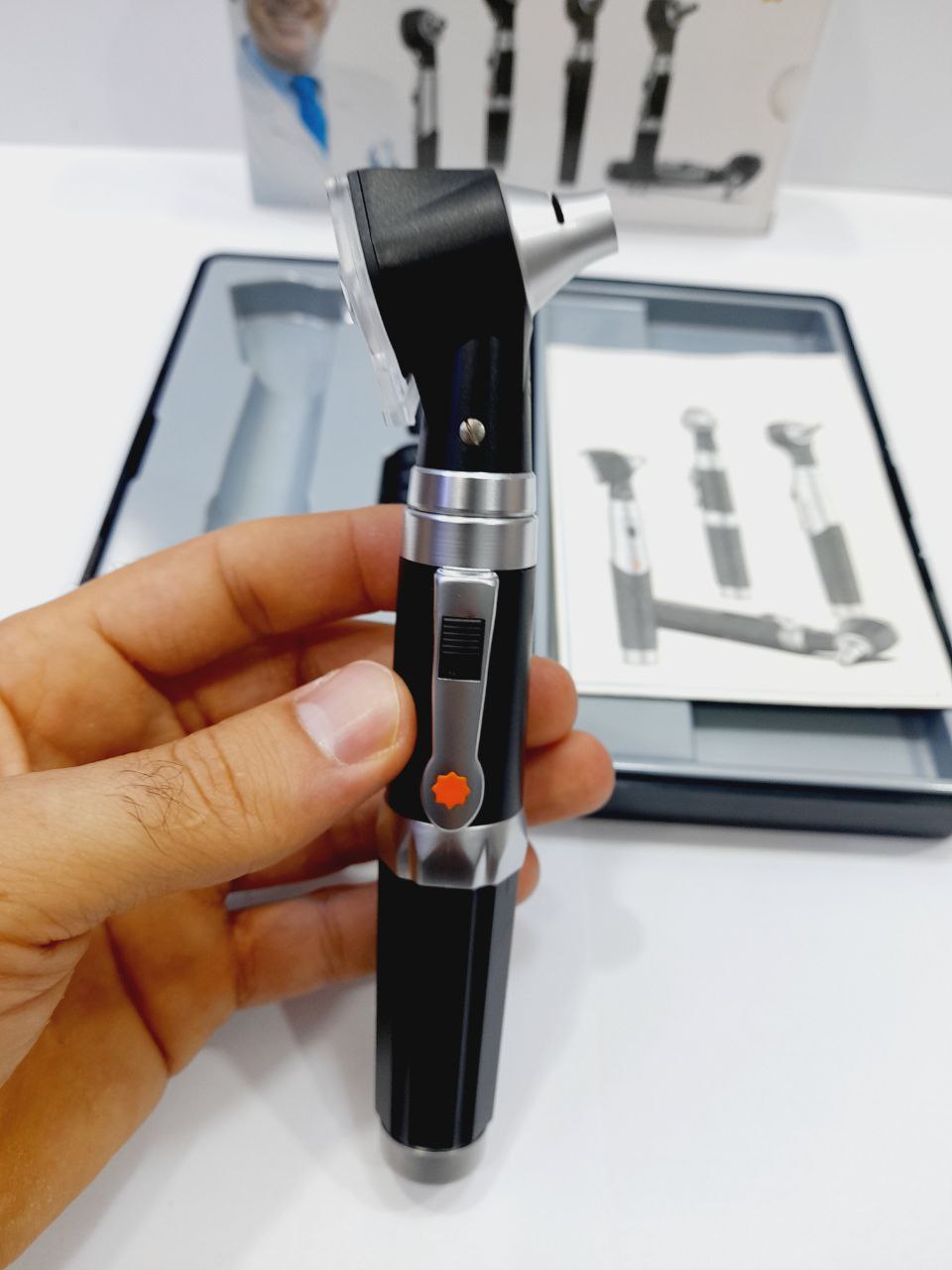 اتو اسکوپ otoscope شنوایی و بینایی سنجی  18.5 LUMEN