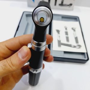 اتو اسکوپ otoscope شنوایی و بینایی سنجی  18.5 LUMEN